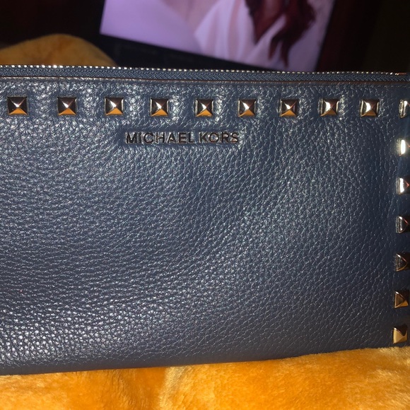 SOLD-Michael Kors wristlet - Picture 2 of 6